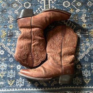 Ladies Ariat boots